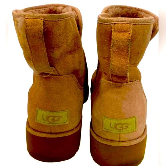Women’s UGG Kristen Wedge Booties size 10 - Picture 2 of 8